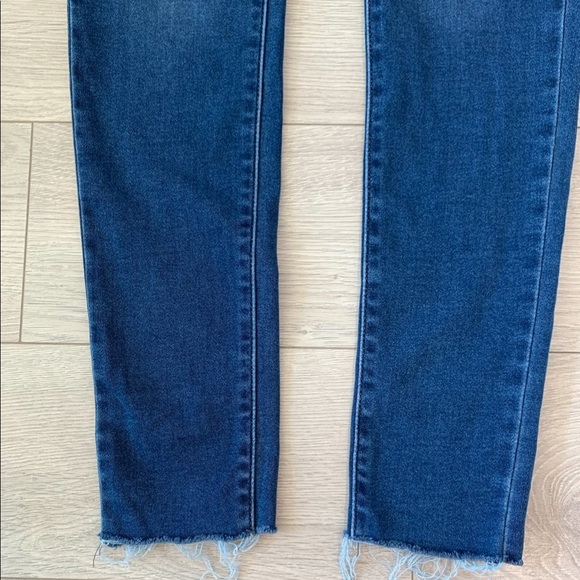 Levi’s High Rise Super Skinny Raw Hem Jeans - Picture 5 of 12